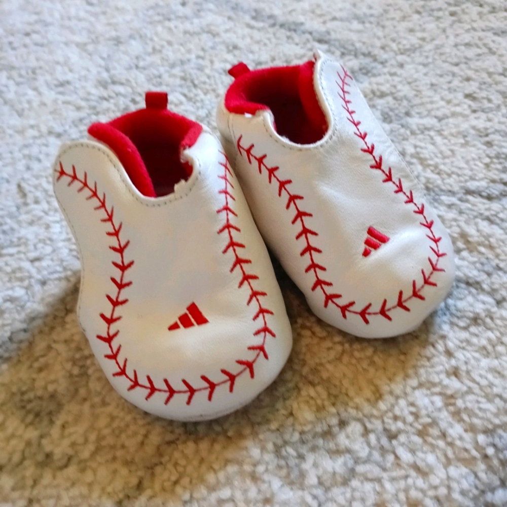 Adidas Baseball Baby Shoes (1 sole insert missing)